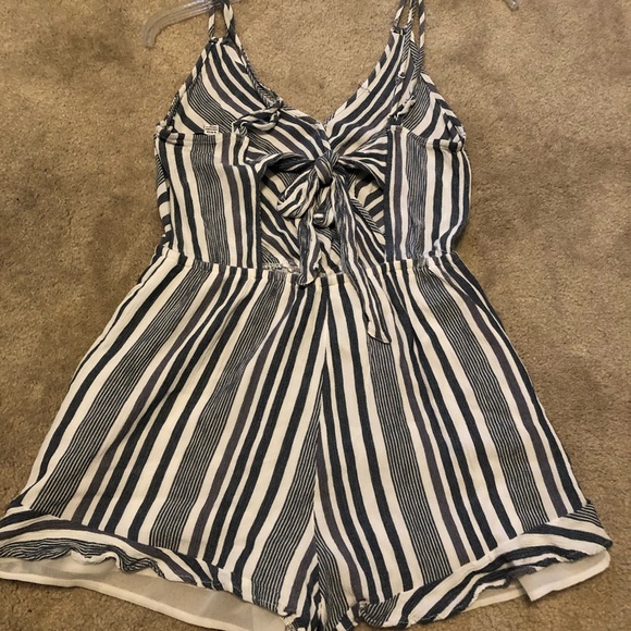 American Eagle striped romper - Picture 4 of 5